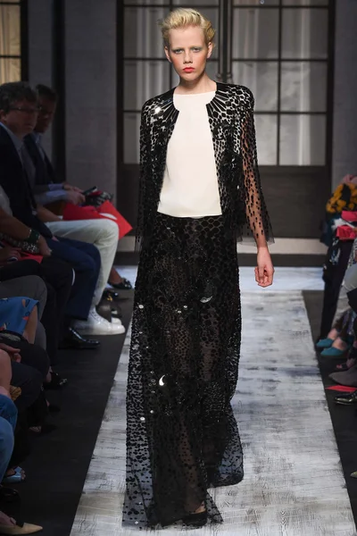 Look 28